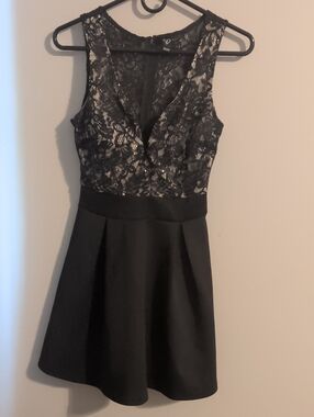 Windsor Black Lace V-Neck Mini Dress